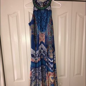 BEAUTIFUL and colorful dress perfect for weddings!